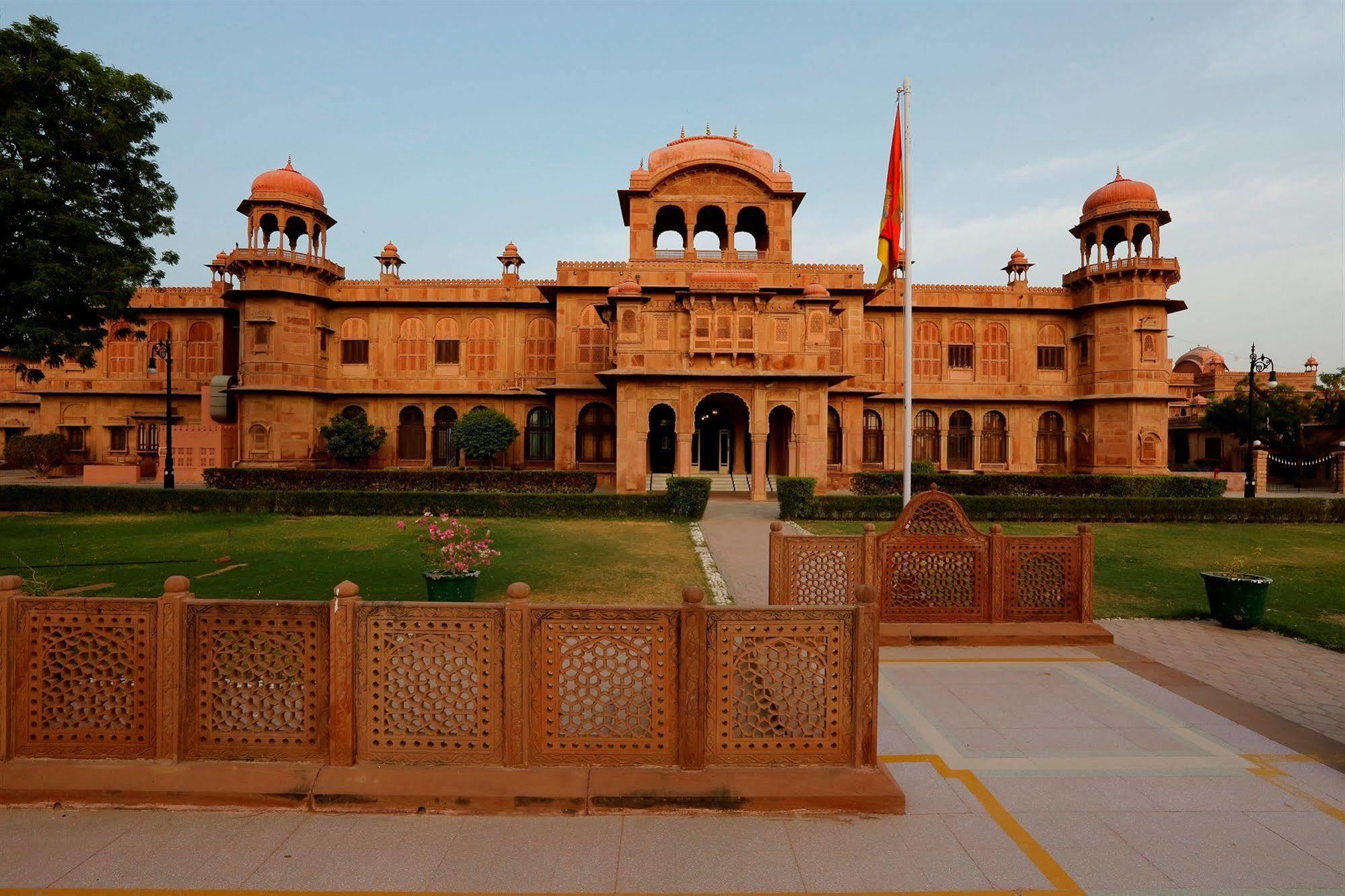 The Lallgarh Palace A Heritage Hotel 비카네르 외부 사진