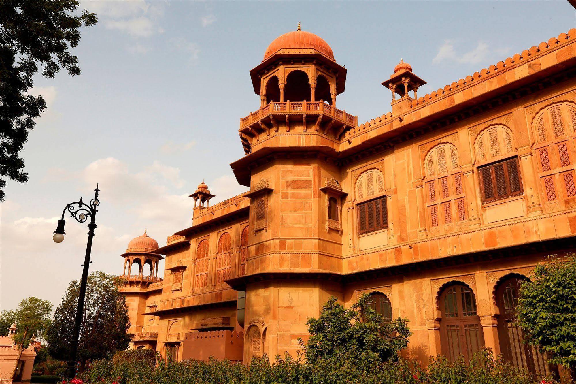 The Lallgarh Palace A Heritage Hotel 비카네르 외부 사진